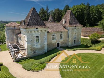 Na predaj luxusné historické Château v juhozápadnom Francúzsku